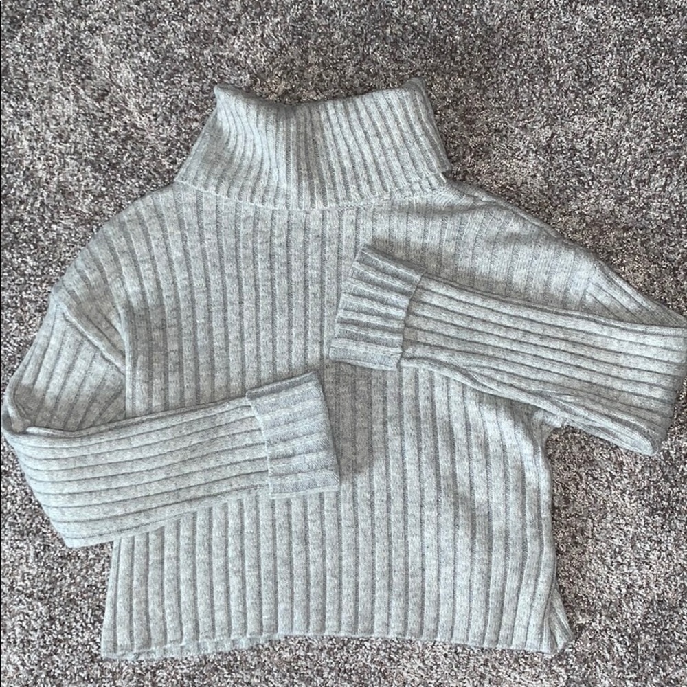 Grey cropped ribbed turtle neck sweater